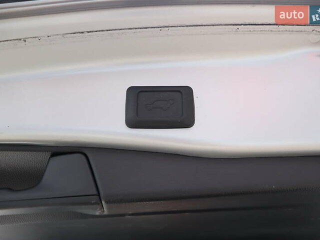 Серый Тойота РАВ 4, объемом двигателя 2.5 л и пробегом 50 тыс. км за 38900 $, фото 34 на Automoto.ua