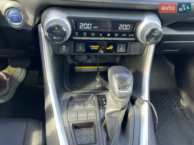 Тойота РАВ 4 2021 в Киеве на Automoto.ua Серый Тойота РАВ 4, объемом двигателя 2.49 л и пробегом 53 тыс. км за 37999 $, фото 16 на Automoto.ua