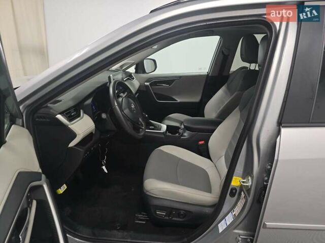 Сірий Тойота РАВ 4, об'ємом двигуна 2.5 л та пробігом 28 тис. км за 21666 $, фото 8 на Automoto.ua