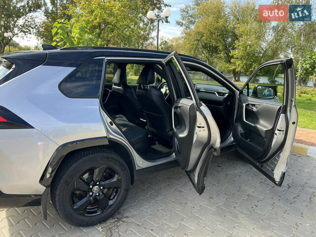 Тойота РАВ 4 2021 в Киеве на Automoto.ua Серый Тойота РАВ 4, объемом двигателя 2.49 л и пробегом 53 тыс. км за 37999 $, фото 7 на Automoto.ua