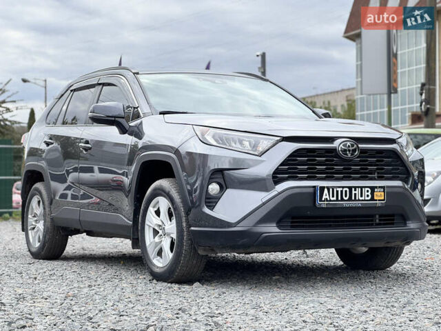 Тойота РАВ 4 2021 в Бердичеве на Automoto.ua Серый Тойота РАВ 4, объемом двигателя 2.49 л и пробегом 45 тыс. км за 27500 $, фото 4 на Automoto.ua