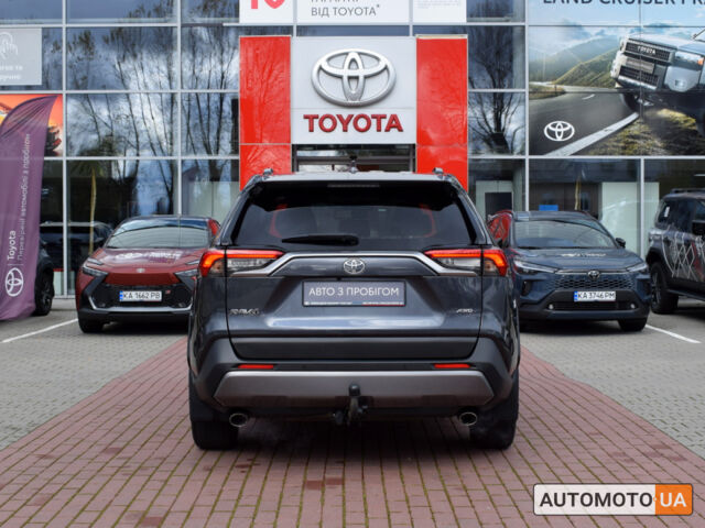 Тойота РАВ 4 2021 в Житомире на Automoto.ua Серый Тойота РАВ 4, объемом двигателя 2 л и пробегом 170 тыс. км за 28500 $, фото 3 на Automoto.ua
