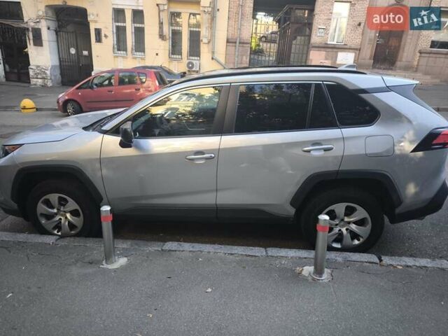 Серый Тойота РАВ 4, объемом двигателя 2.49 л и пробегом 223 тыс. км за 22000 $, фото 3 на Automoto.ua