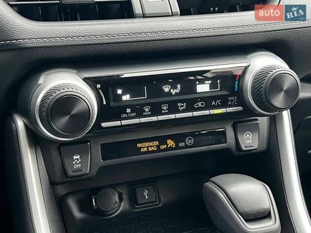 Серый Тойота РАВ 4, объемом двигателя 2.5 л и пробегом 223 тыс. км за 21900 $, фото 20 на Automoto.ua