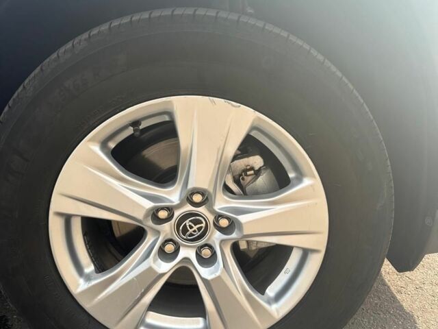 Серый Тойота РАВ 4, объемом двигателя 2 л и пробегом 33 тыс. км за 28000 $, фото 4 на Automoto.ua