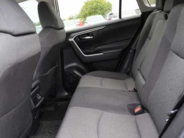 Сірий Тойота РАВ 4, об'ємом двигуна 2.5 л та пробігом 10 тис. км за 11300 $, фото 10 на Automoto.ua