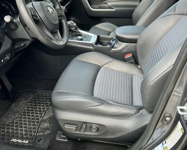 Серый Тойота РАВ 4, объемом двигателя 2.5 л и пробегом 149 тыс. км за 28500 $, фото 12 на Automoto.ua