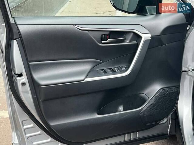 Серый Тойота РАВ 4, объемом двигателя 2.5 л и пробегом 223 тыс. км за 21900 $, фото 14 на Automoto.ua