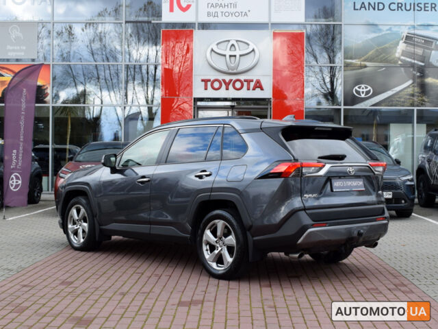 Тойота РАВ 4 2021 в Житомире на Automoto.ua Серый Тойота РАВ 4, объемом двигателя 2 л и пробегом 170 тыс. км за 28500 $, фото 1 на Automoto.ua