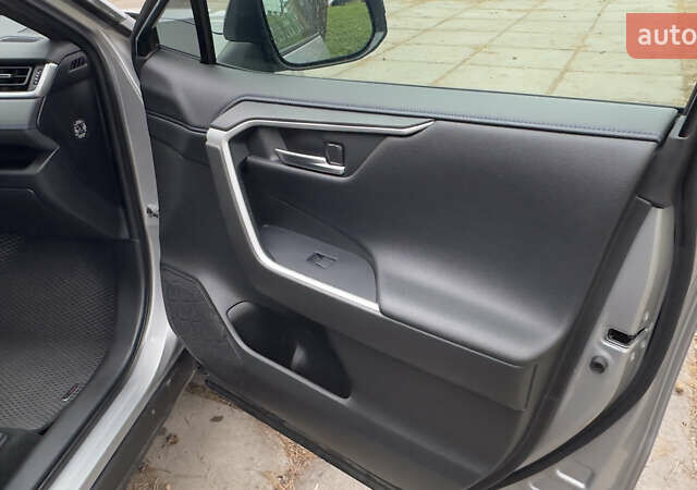 Сірий Тойота РАВ 4, об'ємом двигуна 2.49 л та пробігом 81 тис. км за 38000 $, фото 14 на Automoto.ua