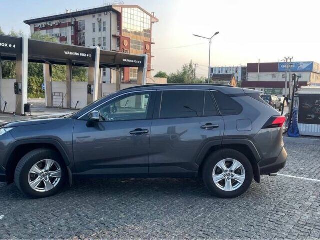 Сірий Тойота РАВ 4, об'ємом двигуна 2 л та пробігом 107 тис. км за 28200 $, фото 4 на Automoto.ua