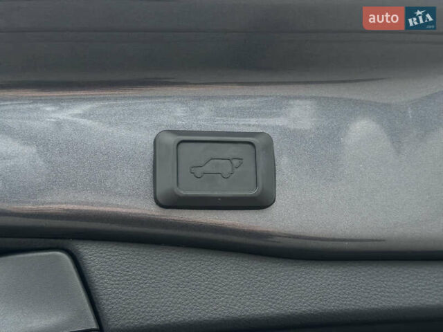 Серый Тойота РАВ 4, объемом двигателя 1.99 л и пробегом 48 тыс. км за 33500 $, фото 12 на Automoto.ua