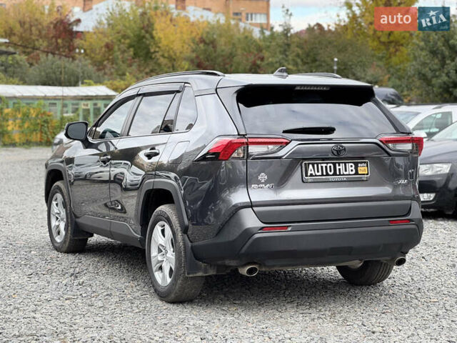 Тойота РАВ 4 2021 в Бердичеве на Automoto.ua Серый Тойота РАВ 4, объемом двигателя 2.49 л и пробегом 45 тыс. км за 27500 $, фото 9 на Automoto.ua