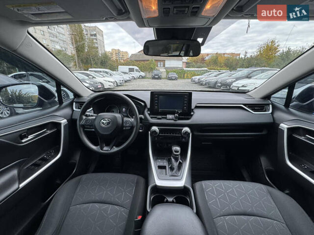 Тойота РАВ 4 2021 в Бердичеве на Automoto.ua Серый Тойота РАВ 4, объемом двигателя 2.49 л и пробегом 45 тыс. км за 27500 $, фото 13 на Automoto.ua