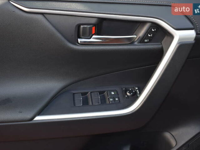 Тойота РАВ 4 2021 в Житомире на Automoto.ua Серый Тойота РАВ 4, объемом двигателя 1.99 л и пробегом 169 тыс. км за 28500 $, фото 19 на Automoto.ua