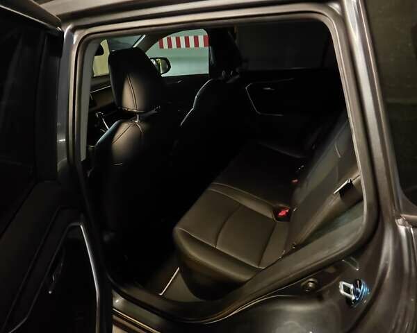 Сірий Тойота РАВ 4, об'ємом двигуна 2.49 л та пробігом 51 тис. км за 41000 $, фото 3 на Automoto.ua