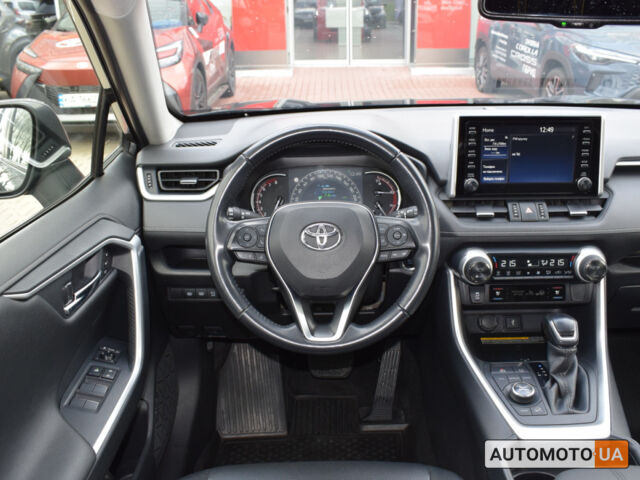 Тойота РАВ 4 2021 в Житомире на Automoto.ua Серый Тойота РАВ 4, объемом двигателя 2 л и пробегом 170 тыс. км за 28500 $, фото 8 на Automoto.ua