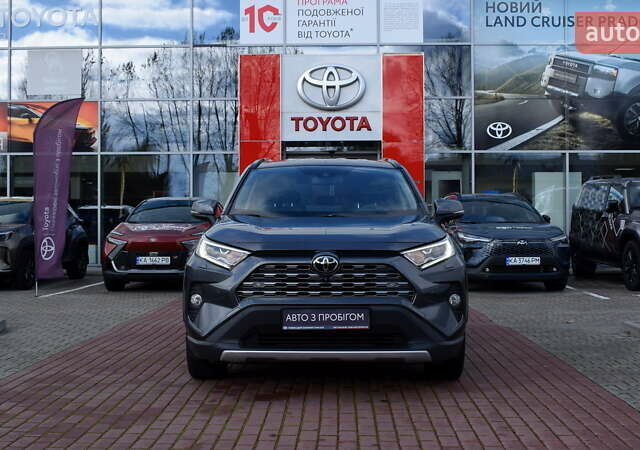 Тойота РАВ 4 2021 в Житомире на Automoto.ua Серый Тойота РАВ 4, объемом двигателя 1.99 л и пробегом 169 тыс. км за 28500 $, фото 4 на Automoto.ua