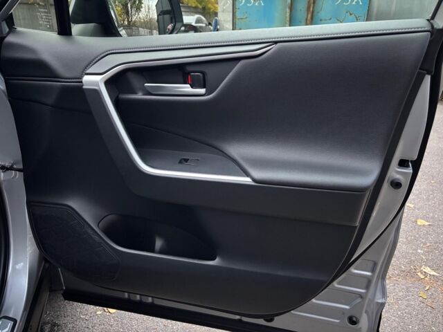 Серый Тойота РАВ 4, объемом двигателя 2.5 л и пробегом 18 тыс. км за 32990 $, фото 8 на Automoto.ua