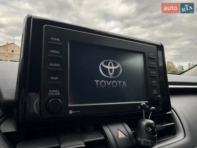 Тойота РАВ 4 2021 в Бердичеве на Automoto.ua Серый Тойота РАВ 4, объемом двигателя 2.49 л и пробегом 45 тыс. км за 27500 $, фото 19 на Automoto.ua