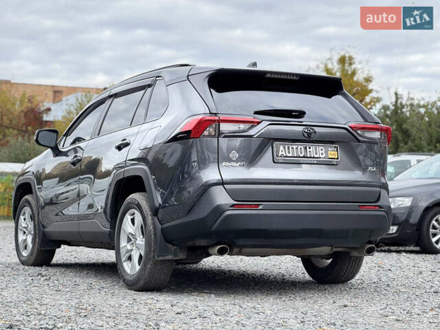 Тойота РАВ 4 2021 в Бердичеве на Automoto.ua Серый Тойота РАВ 4, объемом двигателя 2.49 л и пробегом 45 тыс. км за 27500 $, фото 10 на Automoto.ua