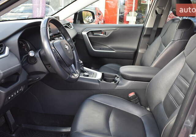 Тойота РАВ 4 2021 в Житомире на Automoto.ua Серый Тойота РАВ 4, объемом двигателя 1.99 л и пробегом 169 тыс. км за 28500 $, фото 11 на Automoto.ua