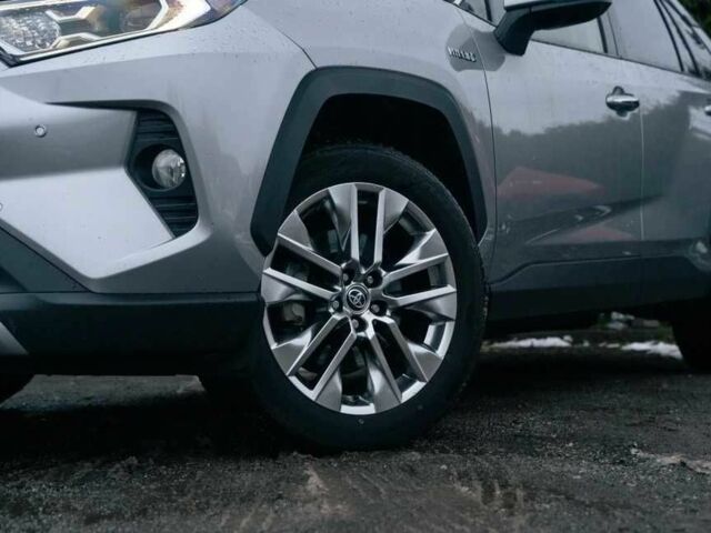 Серый Тойота РАВ 4, объемом двигателя 2.5 л и пробегом 78 тыс. км за 17800 $, фото 2 на Automoto.ua