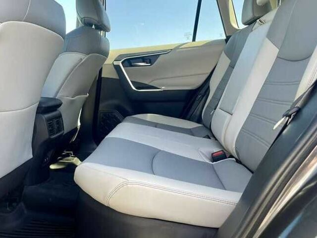 Серый Тойота РАВ 4, объемом двигателя 2.5 л и пробегом 37 тыс. км за 33000 $, фото 17 на Automoto.ua