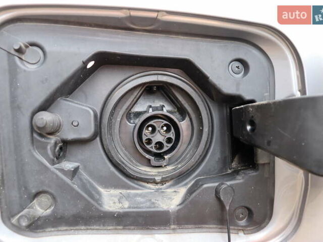 Серый Тойота РАВ 4, объемом двигателя 2.5 л и пробегом 50 тыс. км за 38900 $, фото 8 на Automoto.ua