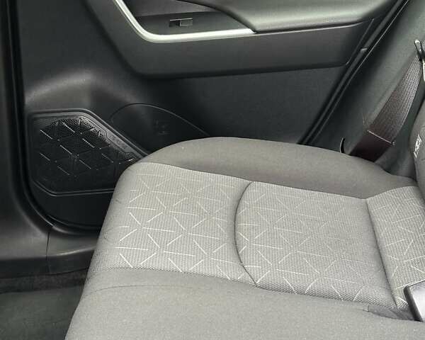 Сірий Тойота РАВ 4, об'ємом двигуна 1.99 л та пробігом 45 тис. км за 29515 $, фото 8 на Automoto.ua