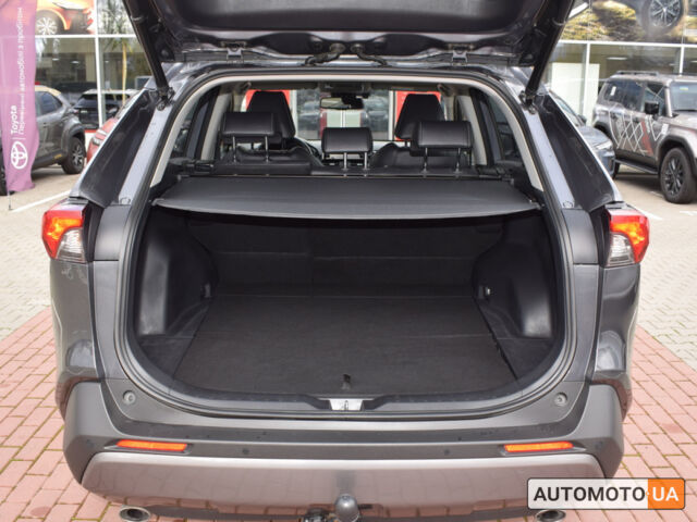 Тойота РАВ 4 2021 в Житомире на Automoto.ua Серый Тойота РАВ 4, объемом двигателя 2 л и пробегом 170 тыс. км за 28500 $, фото 9 на Automoto.ua