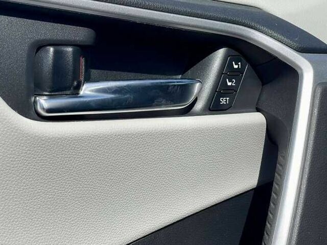 Серый Тойота РАВ 4, объемом двигателя 2.5 л и пробегом 37 тыс. км за 33000 $, фото 4 на Automoto.ua