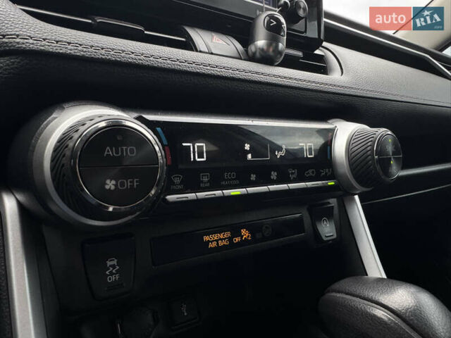 Тойота РАВ 4 2021 в Бердичеве на Automoto.ua Серый Тойота РАВ 4, объемом двигателя 2.49 л и пробегом 45 тыс. км за 27500 $, фото 21 на Automoto.ua