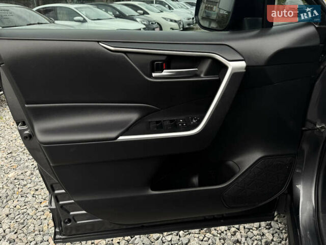 Тойота РАВ 4 2021 в Бердичеве на Automoto.ua Серый Тойота РАВ 4, объемом двигателя 2.49 л и пробегом 45 тыс. км за 27500 $, фото 22 на Automoto.ua