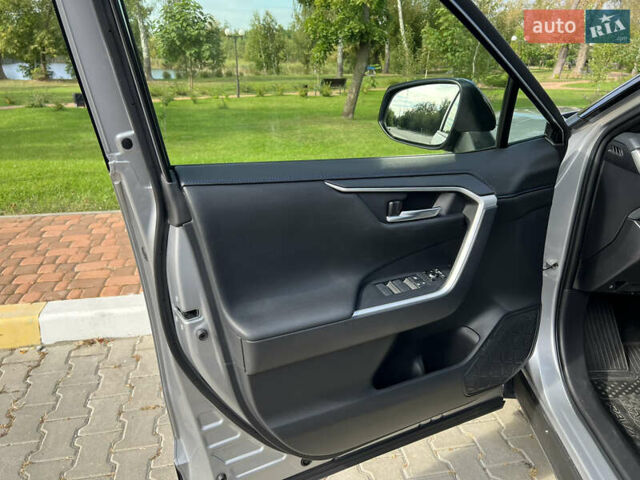 Тойота РАВ 4 2021 в Киеве на Automoto.ua Серый Тойота РАВ 4, объемом двигателя 2.49 л и пробегом 53 тыс. км за 37999 $, фото 13 на Automoto.ua