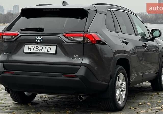 Серый Тойота РАВ 4, объемом двигателя 2.49 л и пробегом 63 тыс. км за 30999 $, фото 2 на Automoto.ua