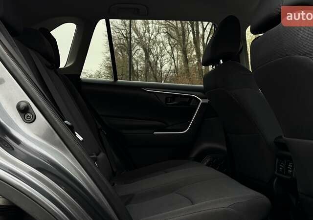 Серый Тойота РАВ 4, объемом двигателя 2.49 л и пробегом 63 тыс. км за 30999 $, фото 18 на Automoto.ua