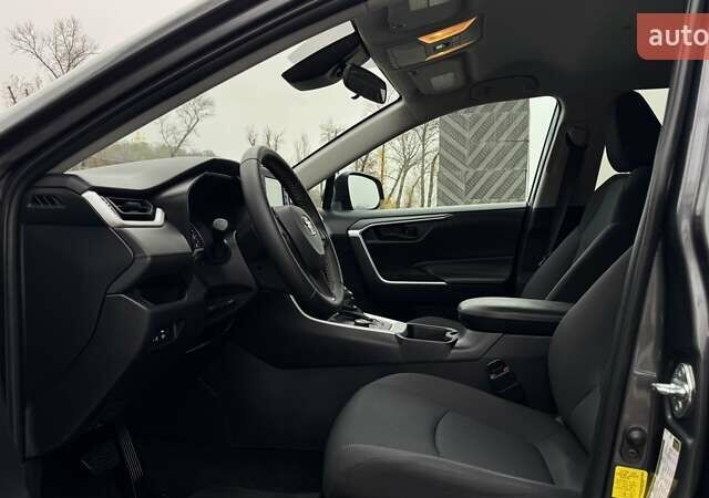 Серый Тойота РАВ 4, объемом двигателя 2.49 л и пробегом 63 тыс. км за 30999 $, фото 10 на Automoto.ua