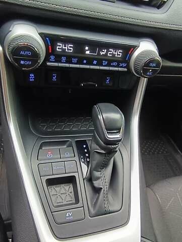 Серый Тойота РАВ 4, объемом двигателя 2.49 л и пробегом 48 тыс. км за 33700 $, фото 11 на Automoto.ua