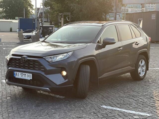Сірий Тойота РАВ 4, об'ємом двигуна 2 л та пробігом 107 тис. км за 28200 $, фото 1 на Automoto.ua