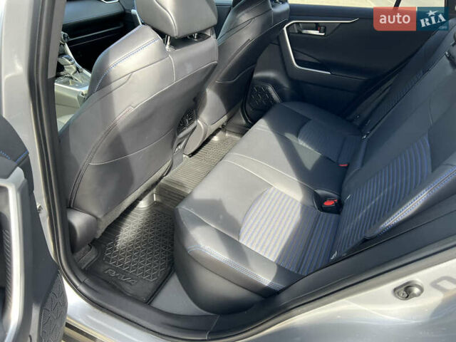 Тойота РАВ 4 2021 в Киеве на Automoto.ua Серый Тойота РАВ 4, объемом двигателя 2.49 л и пробегом 53 тыс. км за 37999 $, фото 8 на Automoto.ua