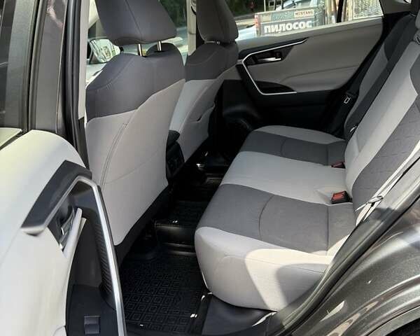 Серый Тойота РАВ 4, объемом двигателя 2.49 л и пробегом 109 тыс. км за 29000 $, фото 5 на Automoto.ua