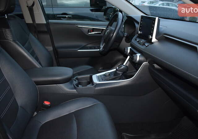 Тойота РАВ 4 2021 в Житомире на Automoto.ua Серый Тойота РАВ 4, объемом двигателя 1.99 л и пробегом 169 тыс. км за 28500 $, фото 5 на Automoto.ua