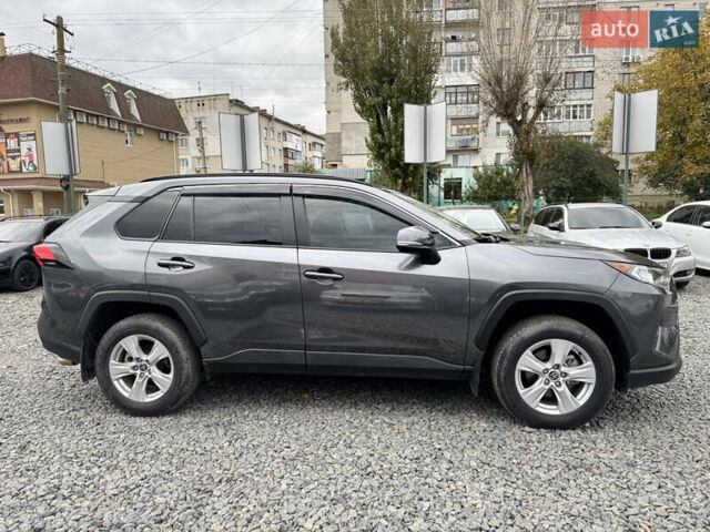 Тойота РАВ 4 2021 в Бердичеве на Automoto.ua Серый Тойота РАВ 4, объемом двигателя 2.49 л и пробегом 45 тыс. км за 27500 $, фото 5 на Automoto.ua
