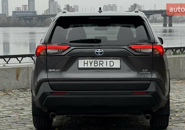 Серый Тойота РАВ 4, объемом двигателя 2.49 л и пробегом 63 тыс. км за 30999 $, фото 3 на Automoto.ua