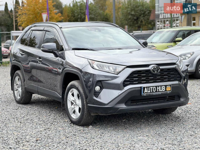 Тойота РАВ 4 2021 в Бердичеве на Automoto.ua Серый Тойота РАВ 4, объемом двигателя 2.49 л и пробегом 45 тыс. км за 27500 $, фото 3 на Automoto.ua