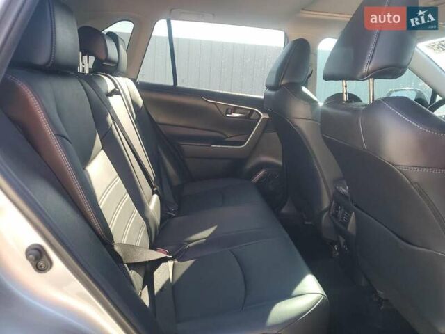 Сірий Тойота РАВ 4, об'ємом двигуна 2.49 л та пробігом 30 тис. км за 12000 $, фото 10 на Automoto.ua