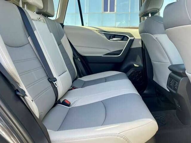 Серый Тойота РАВ 4, объемом двигателя 2.5 л и пробегом 37 тыс. км за 33000 $, фото 19 на Automoto.ua