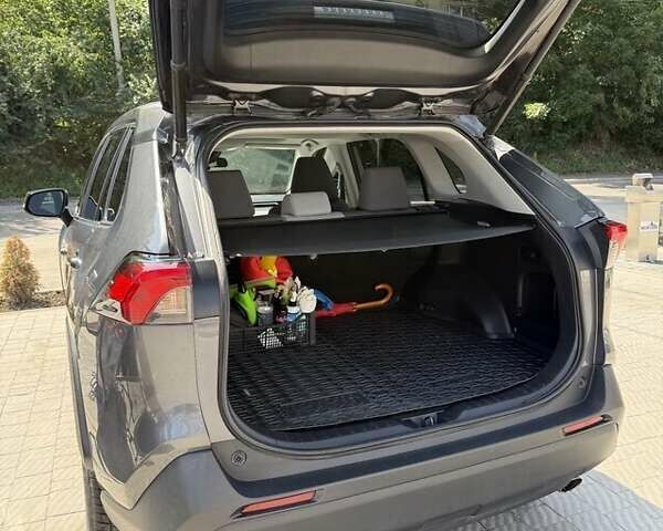 Серый Тойота РАВ 4, объемом двигателя 2.49 л и пробегом 109 тыс. км за 29000 $, фото 4 на Automoto.ua