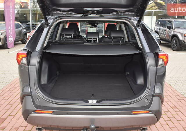 Тойота РАВ 4 2021 в Житомире на Automoto.ua Серый Тойота РАВ 4, объемом двигателя 1.99 л и пробегом 169 тыс. км за 28500 $, фото 9 на Automoto.ua